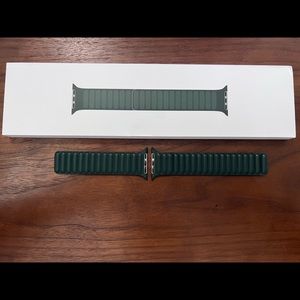 Apple Watch Band - 45mm - Sequoia Green Leather
